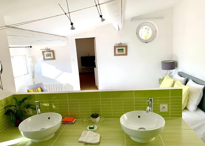 Appartement La Maison Du Courtil, Amande-olive